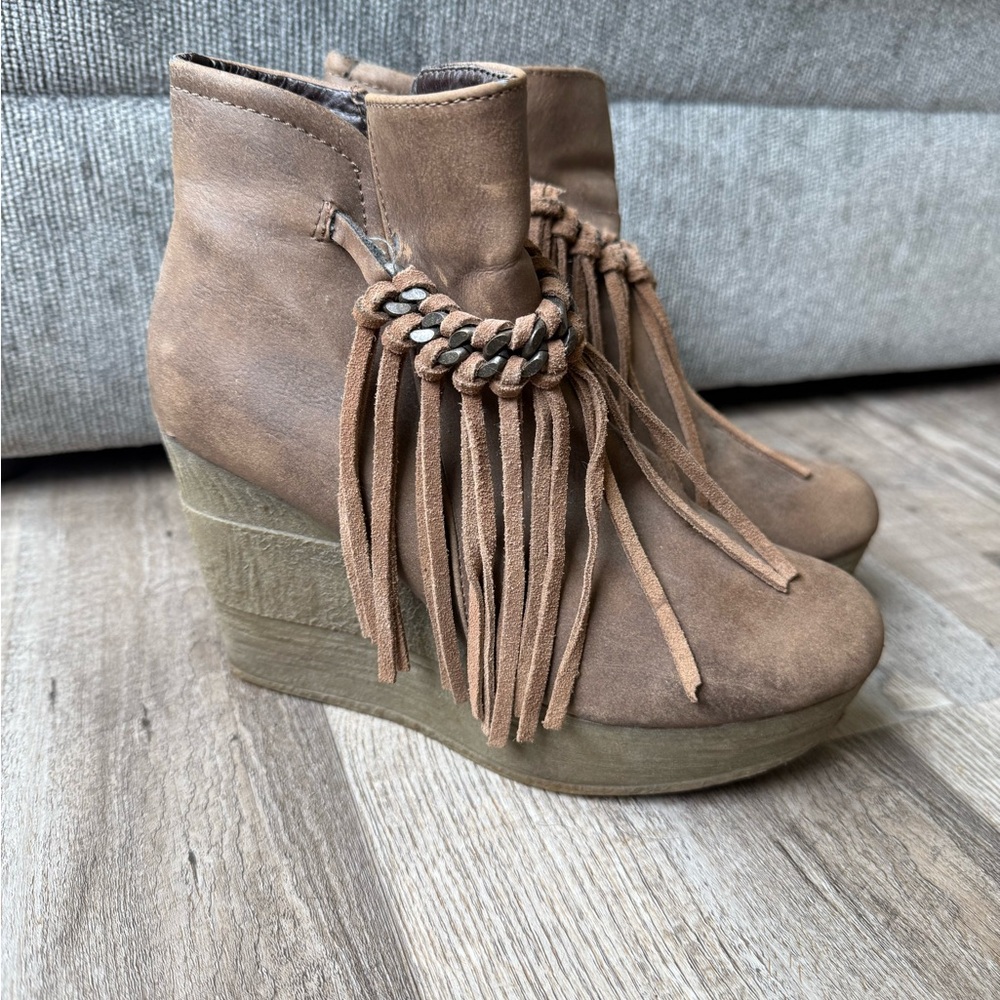 Sbicca Tan Wedge Shoes with Fringe Detail